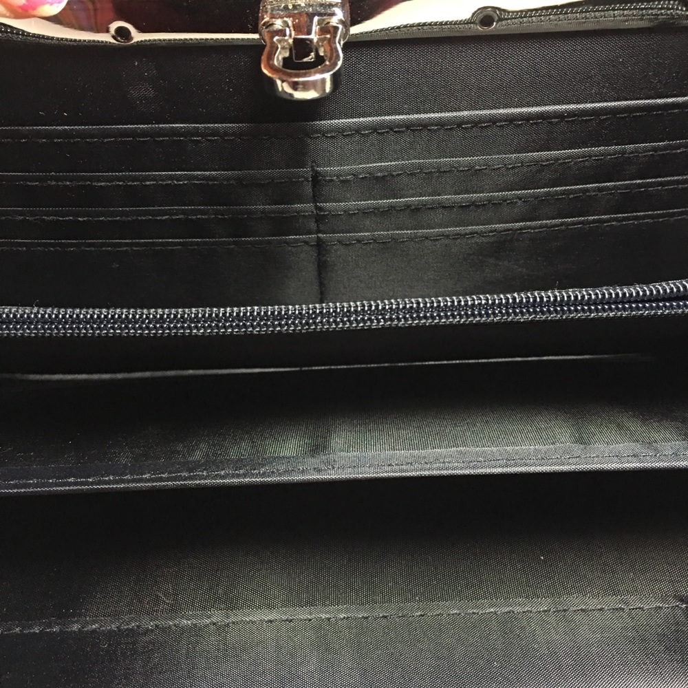 Apt 9 Clutch Nwt - image 5